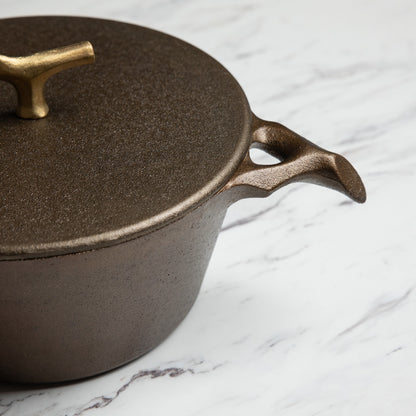 Iron Wood Ranch 3.5-Quart Cast Iron Dutch Oven