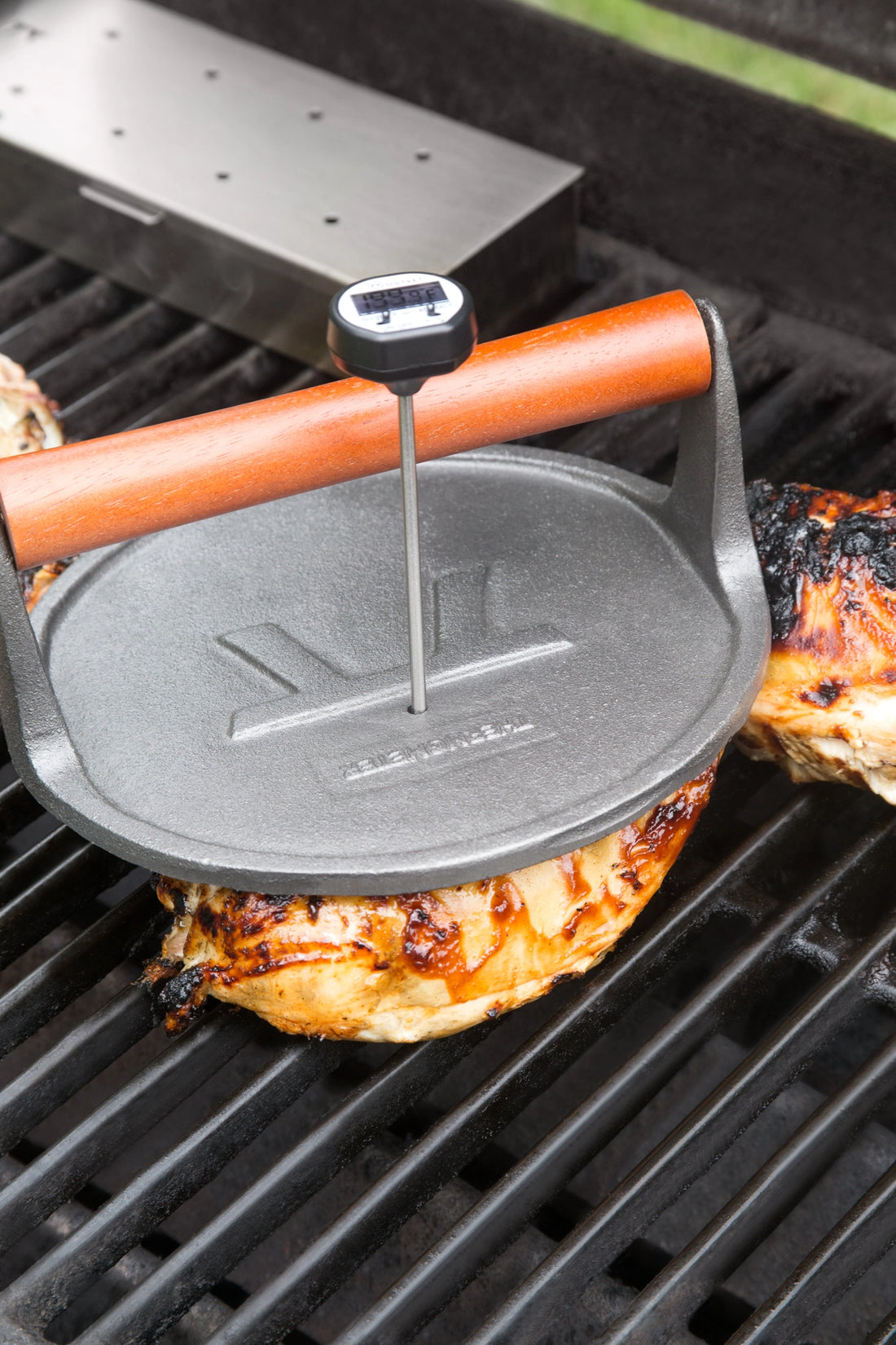 PRE ORDER Outset Cast Iron Round Grill Press, 8" X 3.25"
